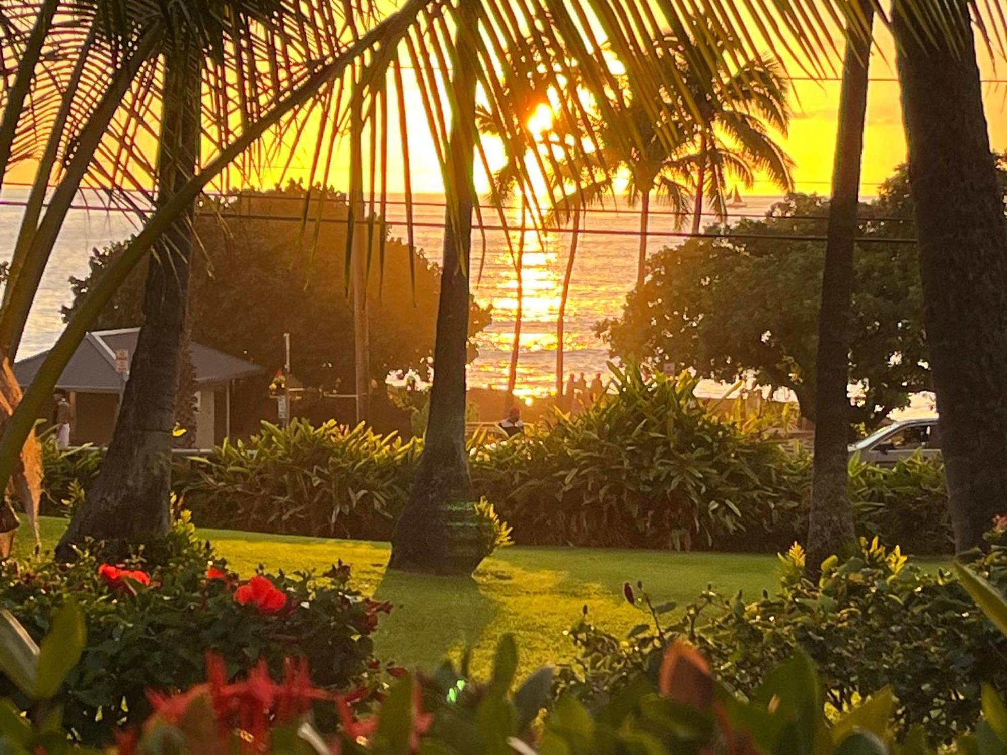 Family Getaway - Lava Room At Magic Sands Beach Kailua-Kona Exterior foto